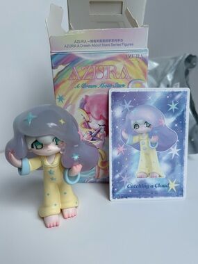 Popmart Azura 'Catching a Cloud' Vinyl Figure